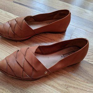Pikolinos Caleta Soft Woven Brown Leather Flat